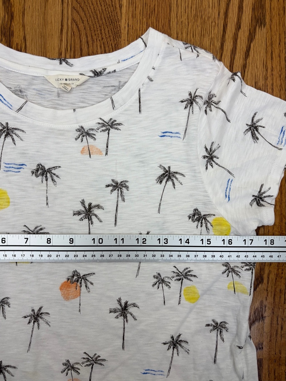 Lucky Brand Palm Tree White Lightweight Tee (S) - Picture 4 of 6